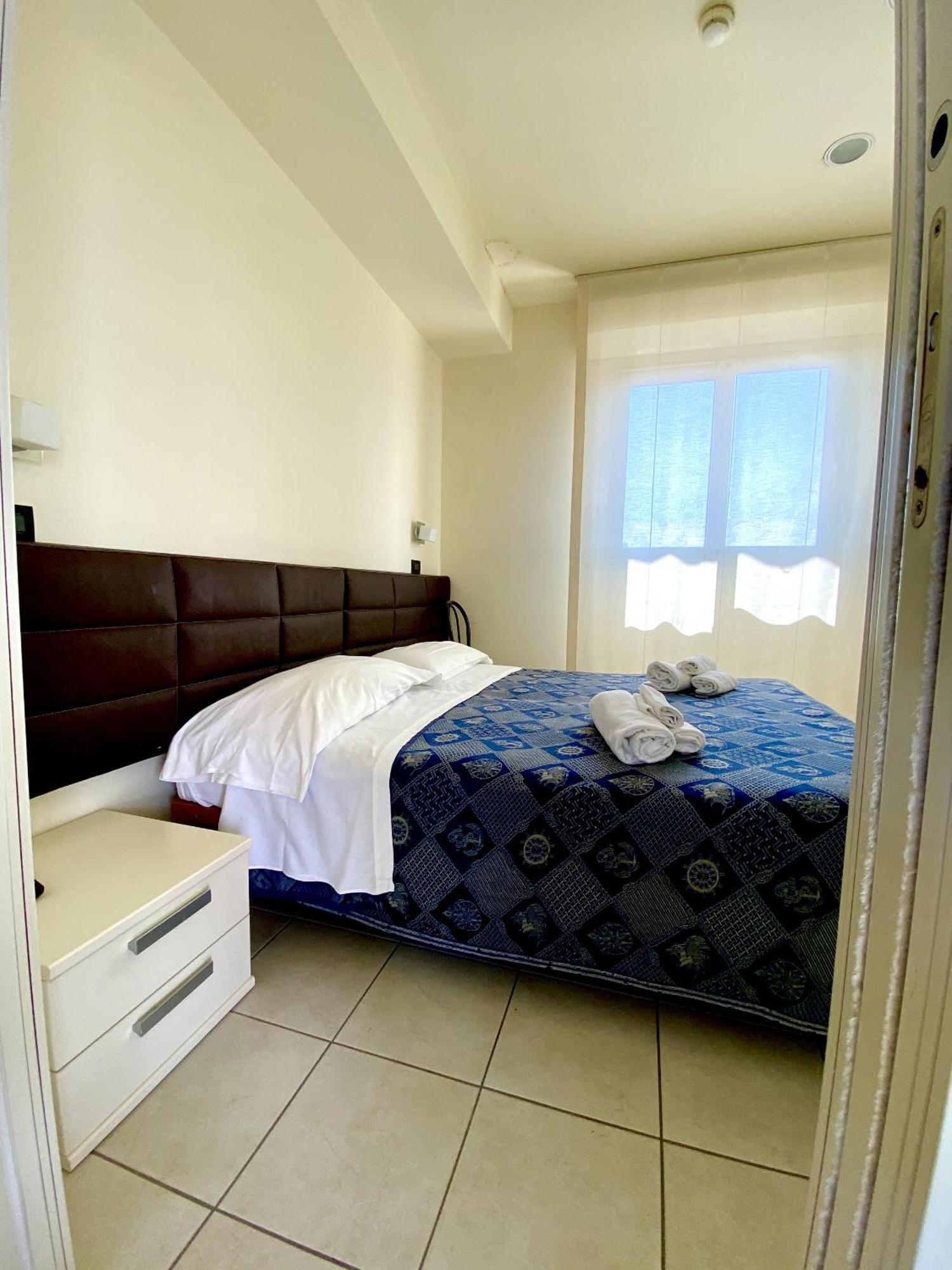Hotel Avana Fronte Mare Riccione Cameră foto