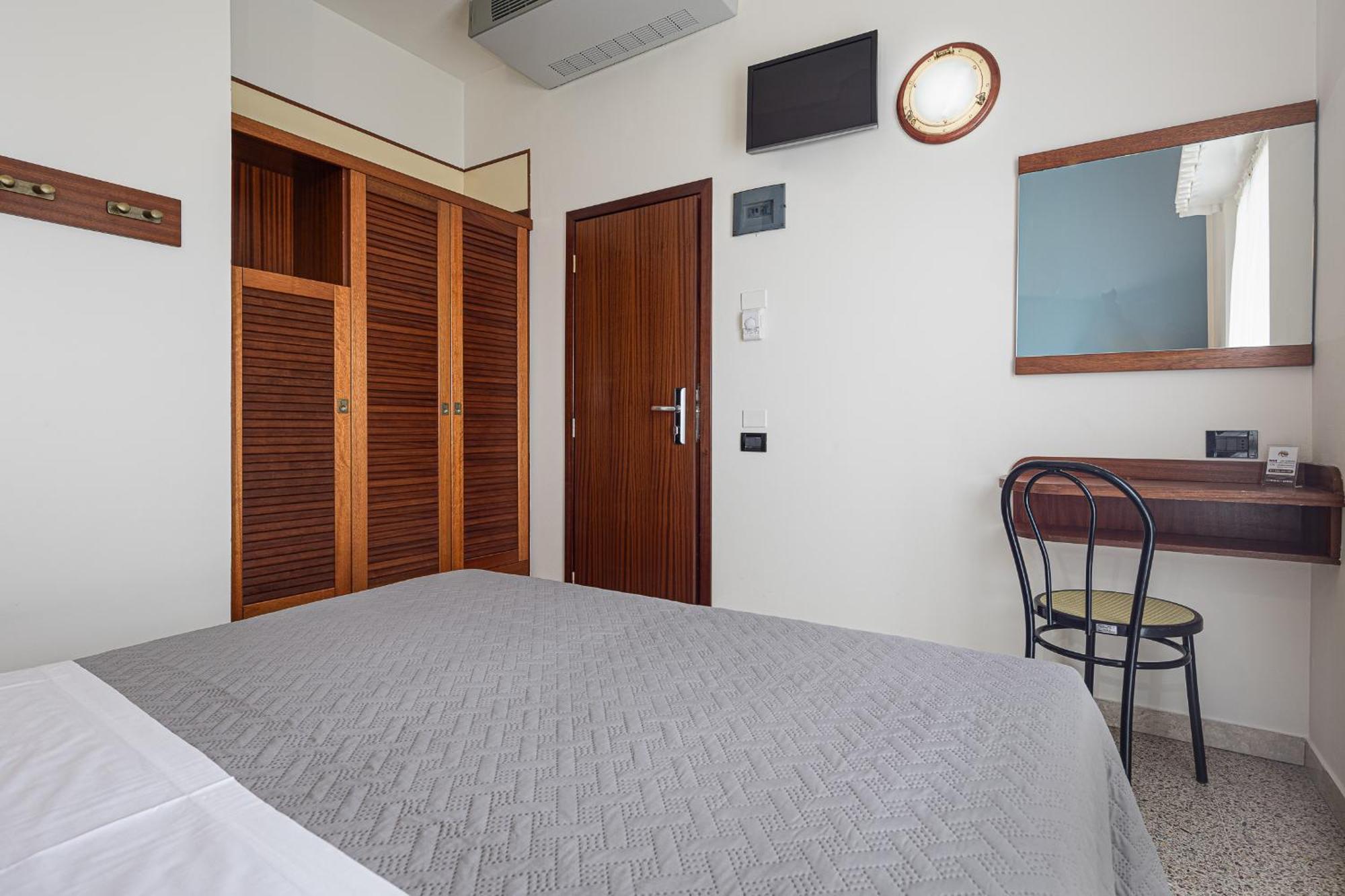 Hotel Avana Fronte Mare Riccione Exterior foto